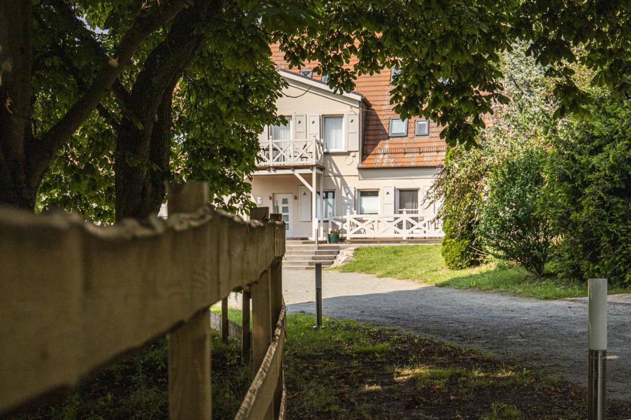 Gutshaus Silvitz: Beachside Retreat with Ahoi Spa Access Apartment Bergen Auf Rugen Exterior photo